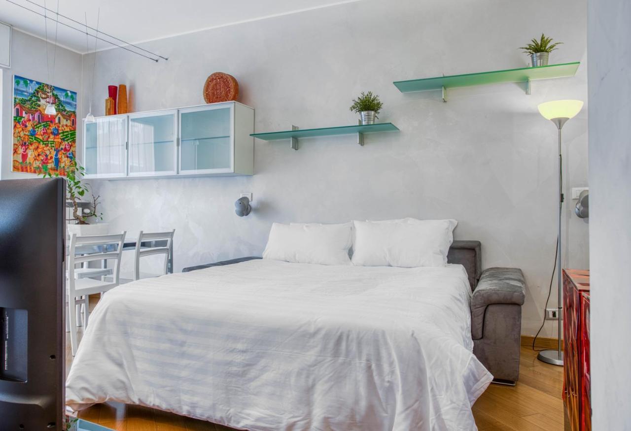 Appartement Joivy Vibrant Flat With Balcony à Milan Extérieur photo